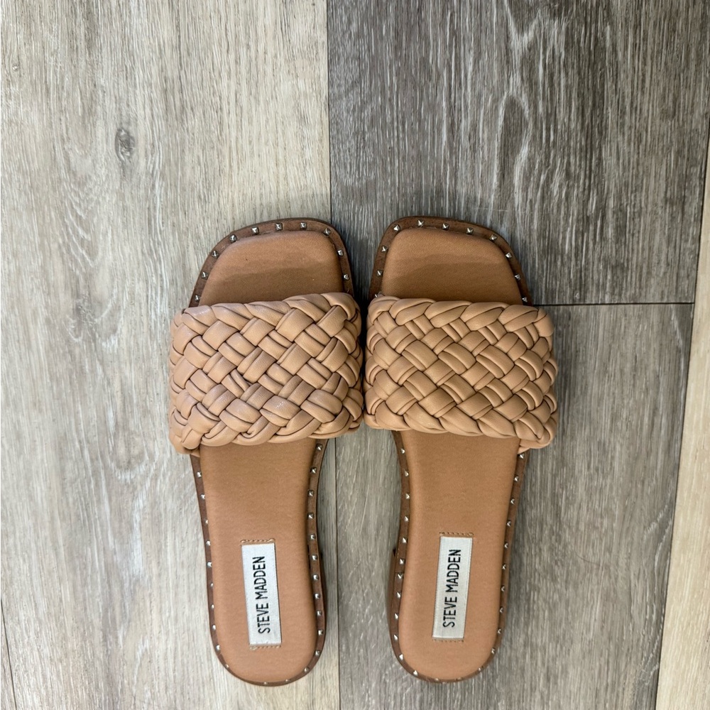 Steve Madden Tan Woven Slide Sandals Size 6